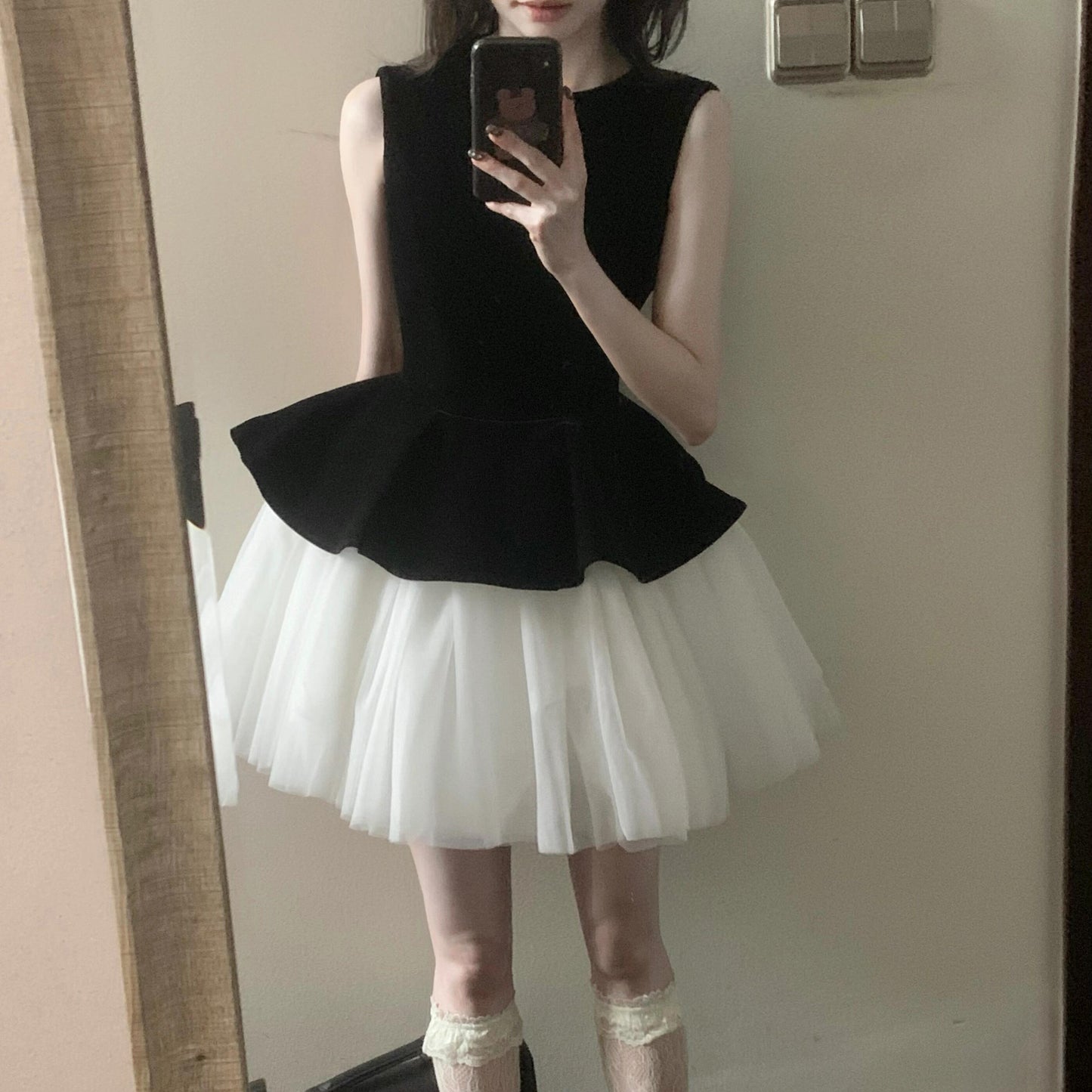 French Style Sleeveless Vest Mesh Stitching Ballet Style dress 2025 New Women's Velvet Princess Style Poncho Skirt