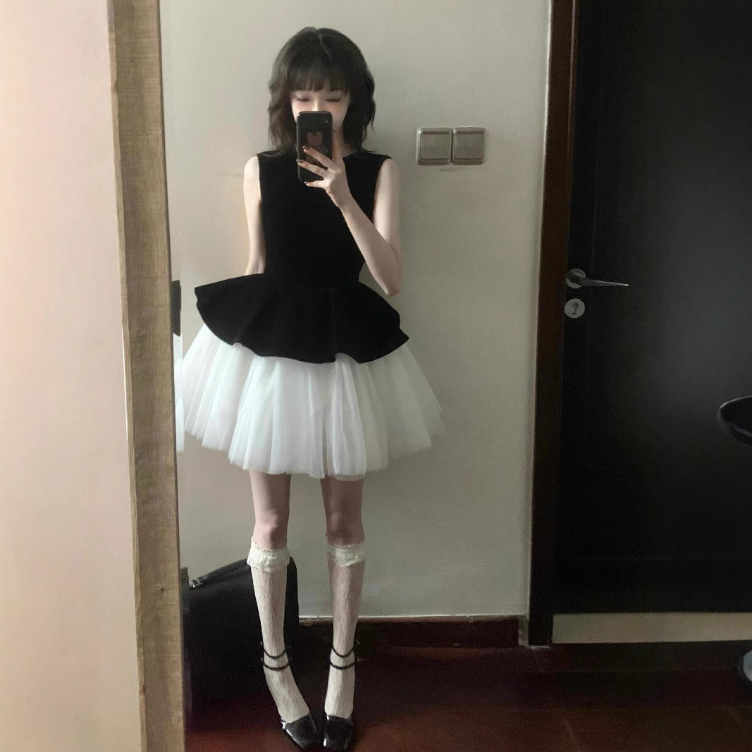 French Style Sleeveless Vest Mesh Stitching Ballet Style dress 2025 New Women's Velvet Princess Style Poncho Skirt