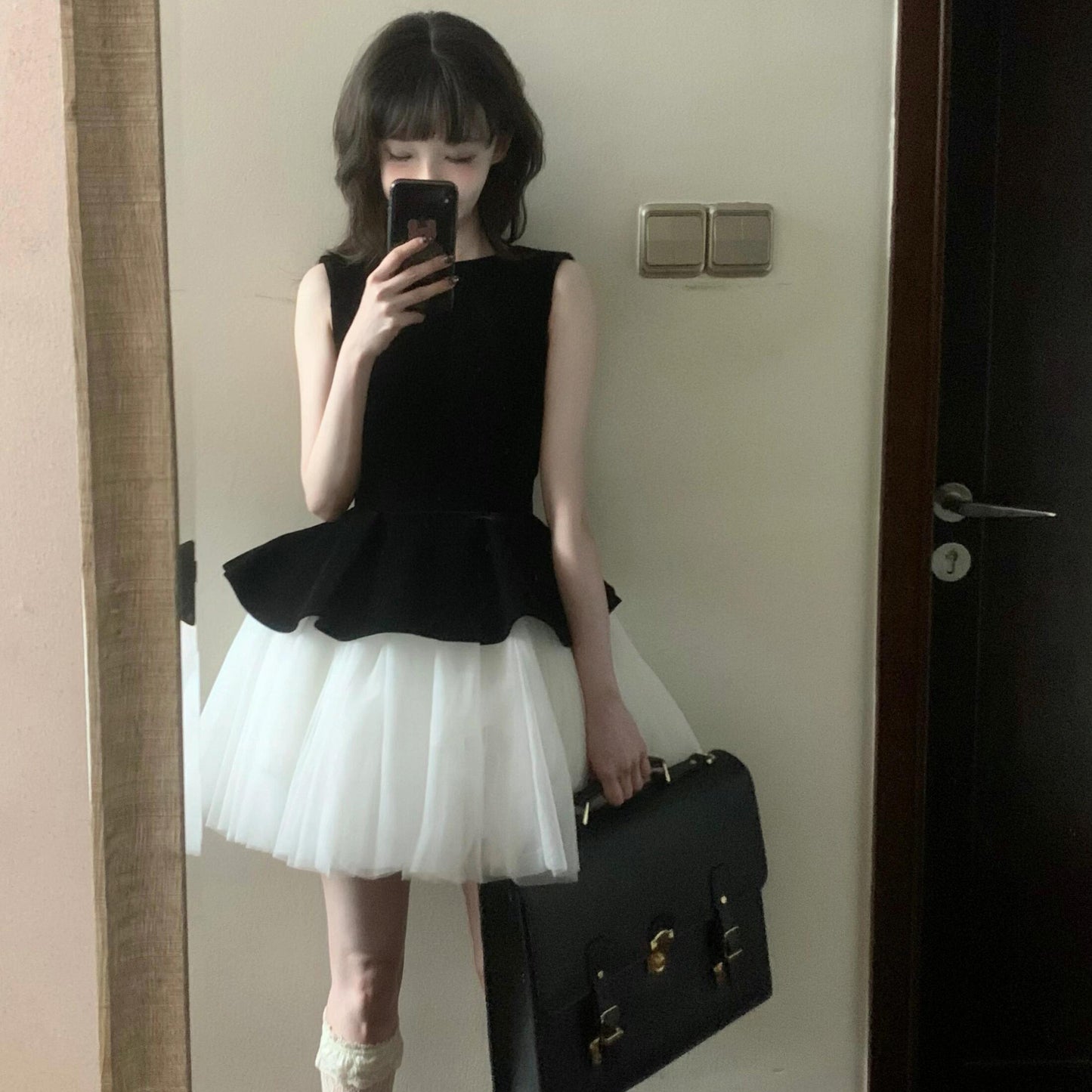 French Style Sleeveless Vest Mesh Stitching Ballet Style dress 2025 New Women's Velvet Princess Style Poncho Skirt
