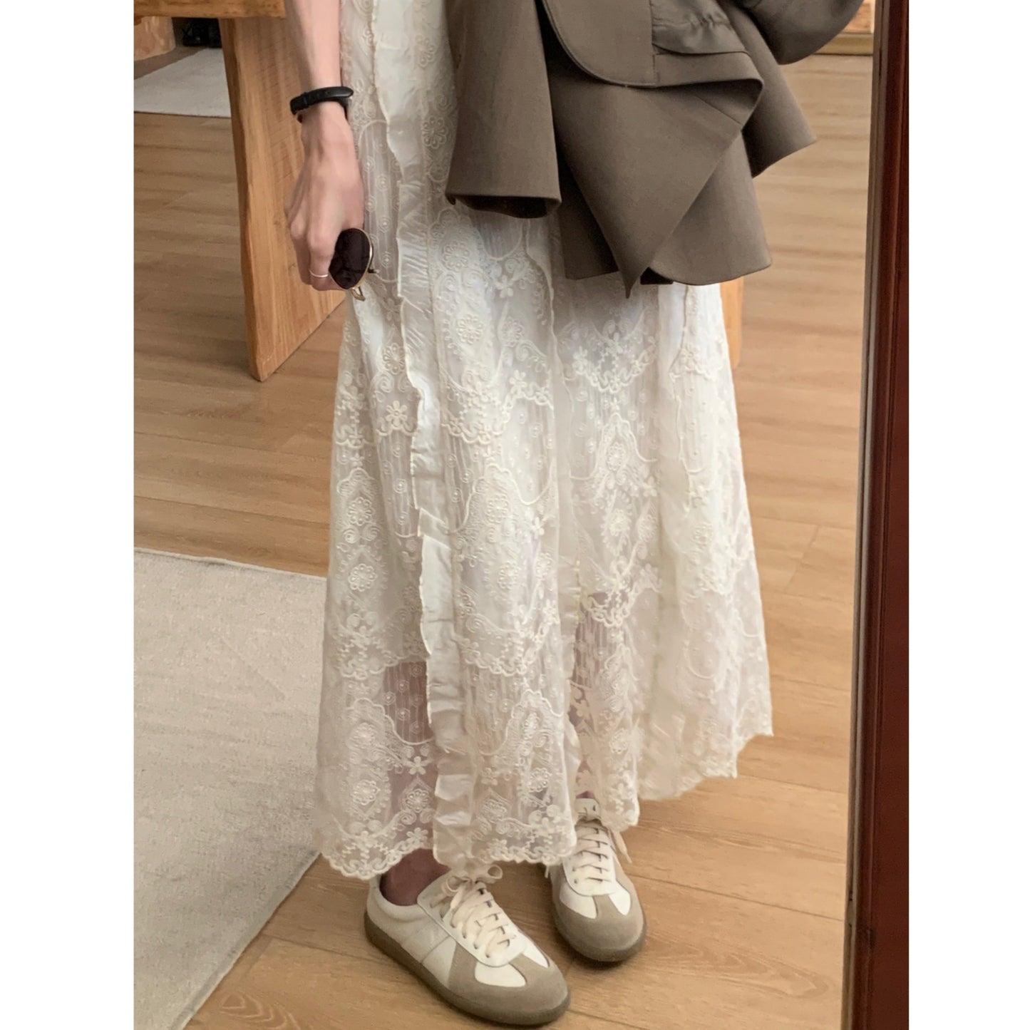 [Ruida] French Retro Lace Sling dress 2025 Spring and Summer Ruffled High Waist Slimming Midi Dress