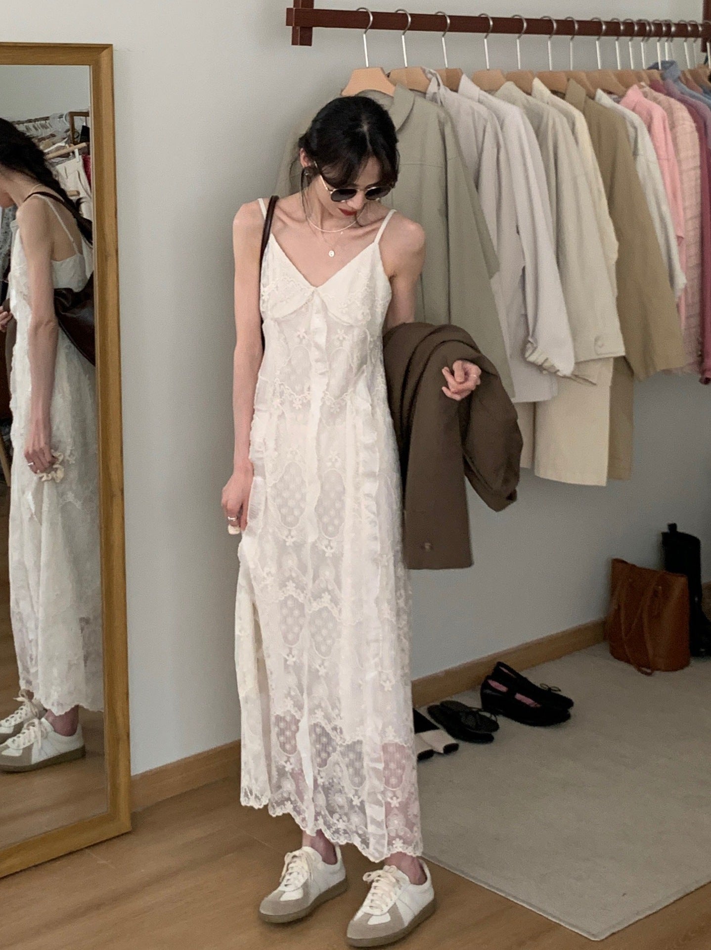 [Ruida] French Retro Lace Sling dress 2025 Spring and Summer Ruffled High Waist Slimming Midi Dress