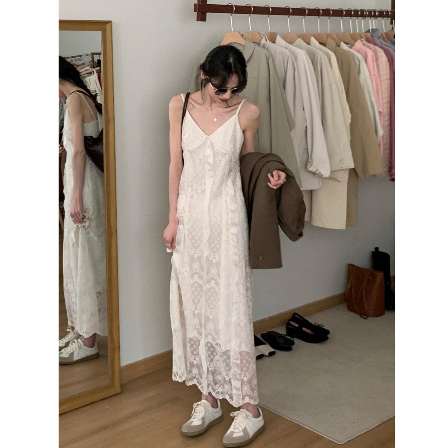 [Ruida] French Retro Lace Sling dress 2025 Spring and Summer Ruffled High Waist Slimming Midi Dress